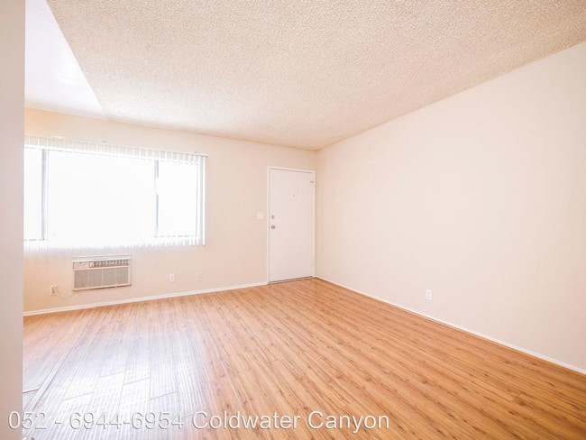 Foto del edificio - 6944-6954 Coldwater Canyon Ave