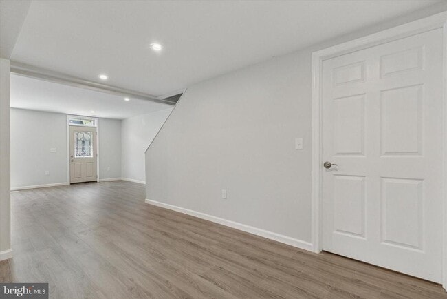 Building Photo - 439 Old Elm St