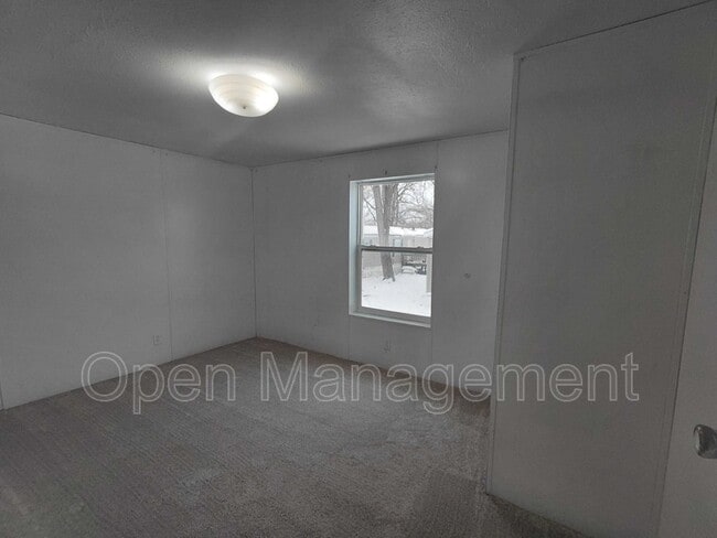 Building Photo - 301 Mantle Ave