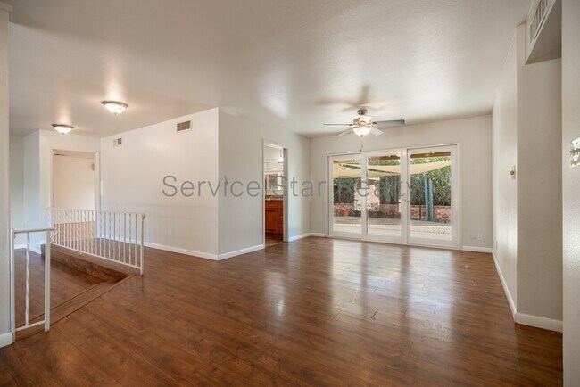 Building Photo - 510 Redondo Dr N