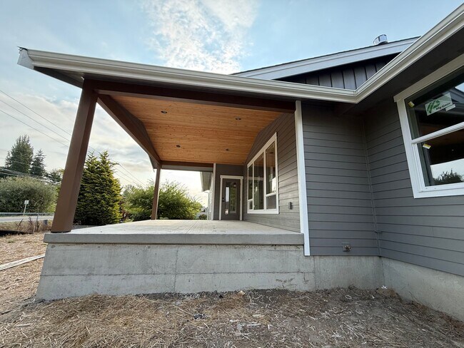 Building Photo - Newly Built Home in Birch Bay Village!