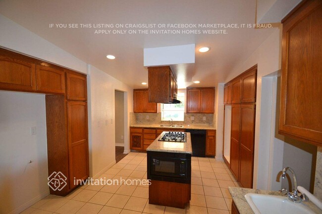 Building Photo - 7741 Zelzah Ave