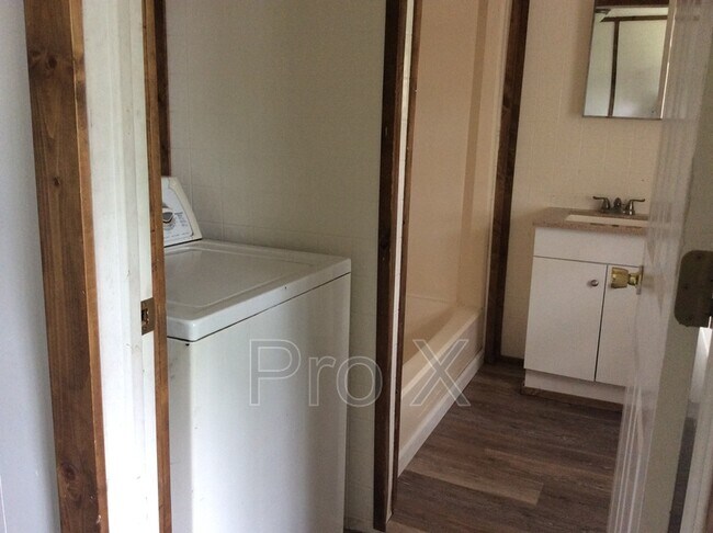 Foto del edificio - 401 1/2 N Olive