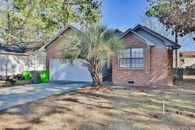 Building Photo - 220 Risdon Way