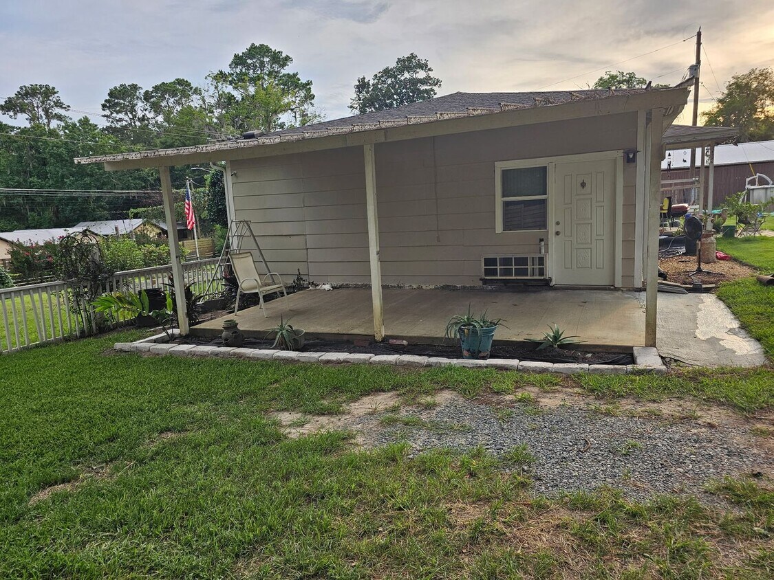 Foto principal - Furnished Studio with Carport & Storage - ...