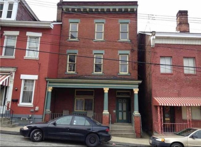 Building Photo - 414 44th St