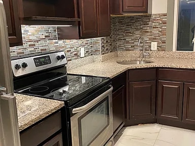 Foto principal - 249 New Britain Ave