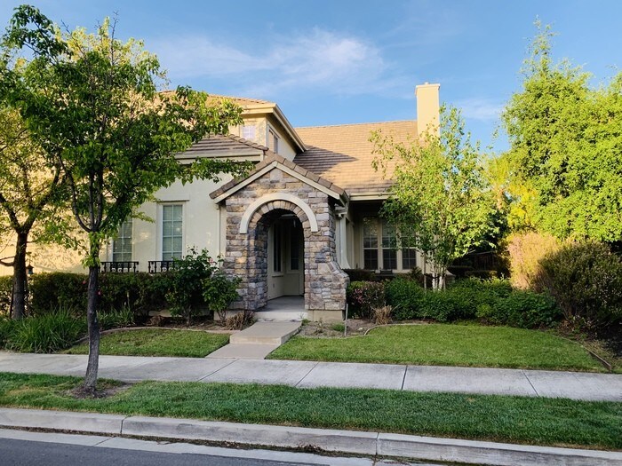 Primary Photo - Beautiful Home in Windemere Community