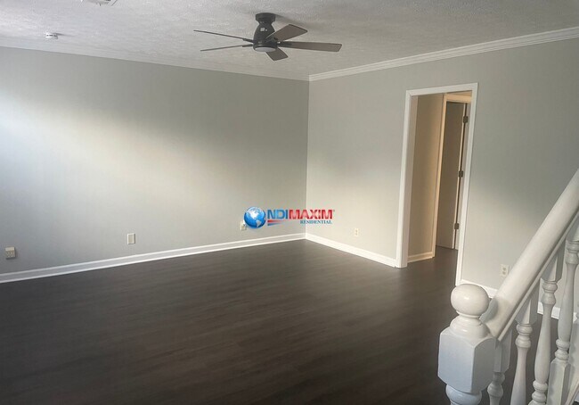 Foto del edificio - Renovated apartment part of a 4-plex in Sn...