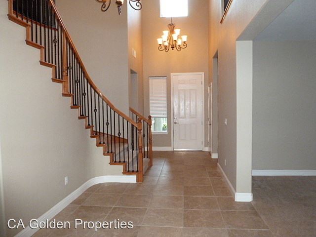 Building Photo - 456 N Sierra Madre St