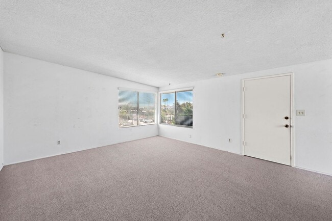 Building Photo - 2 W Avenida San Gabriel