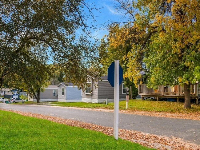 Foto del edificio - 12628 Garland Ave