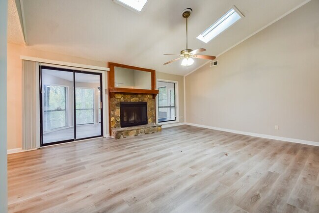 Foto del edificio - 4902 N Redan Cir