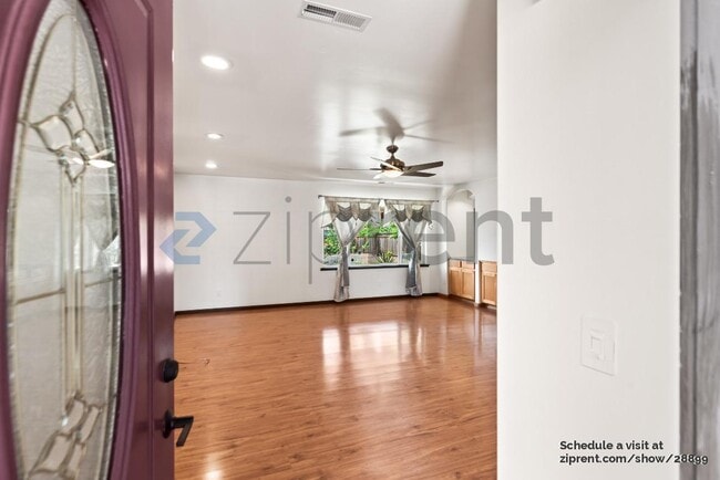 Foto del edificio - 41345 Roberts Ave