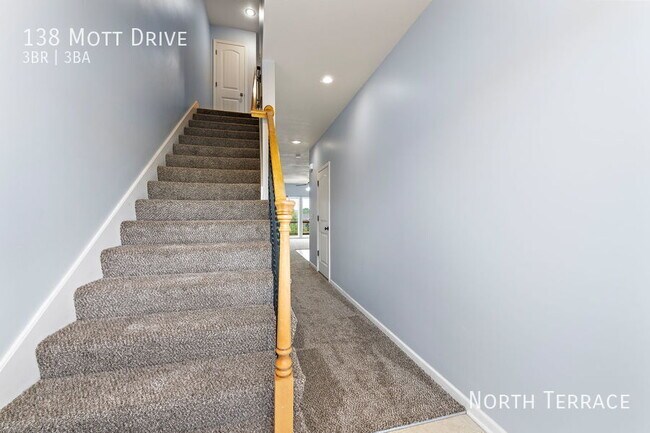 Foto del edificio - 138 Mott Dr