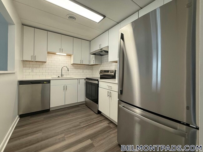 Building Photo - 51 Hill Rd