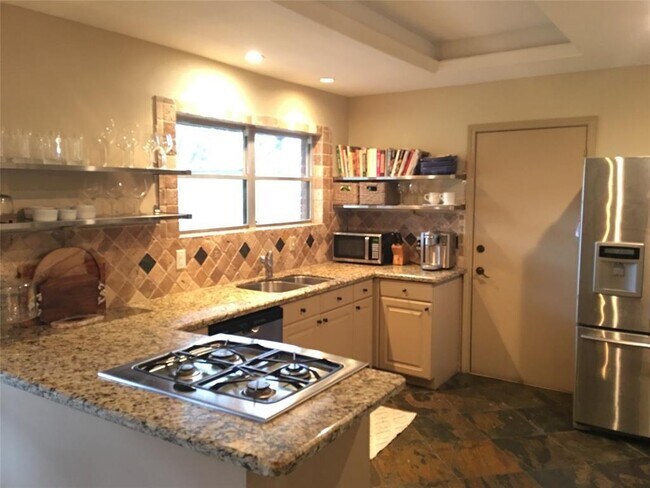 Foto del edificio - 6211 Abington Way