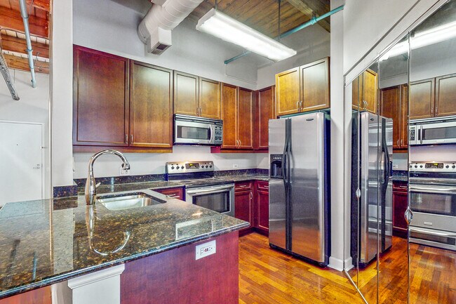 Foto del edificio - 225 W Huron St