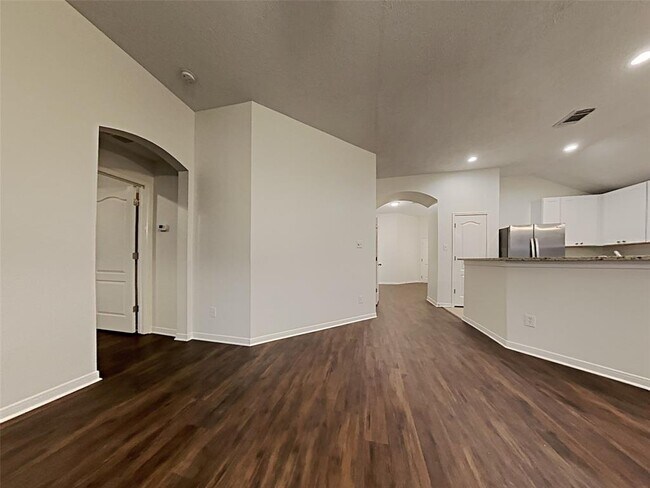 Foto del edificio - 30114 Saw Oaks Dr