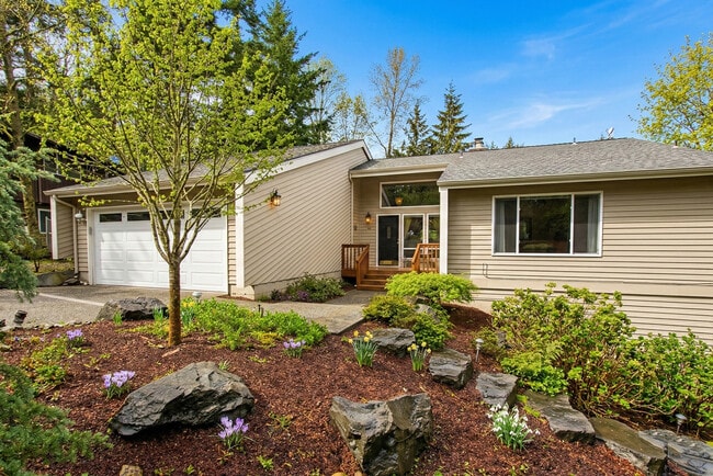 Building Photo - 15608 SE 42nd Ct