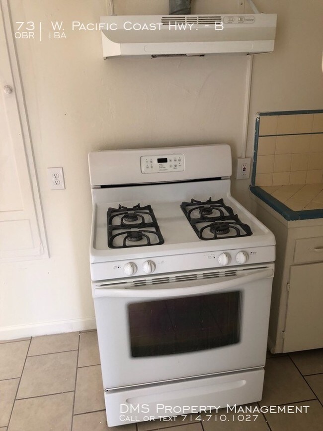 Building Photo - Studio Apartment with Tile Floors
