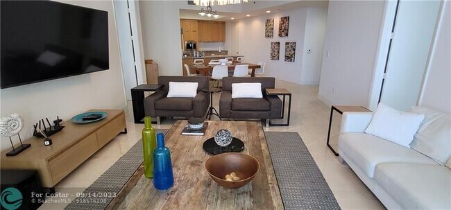 Foto del edificio - 15901 Collins Ave