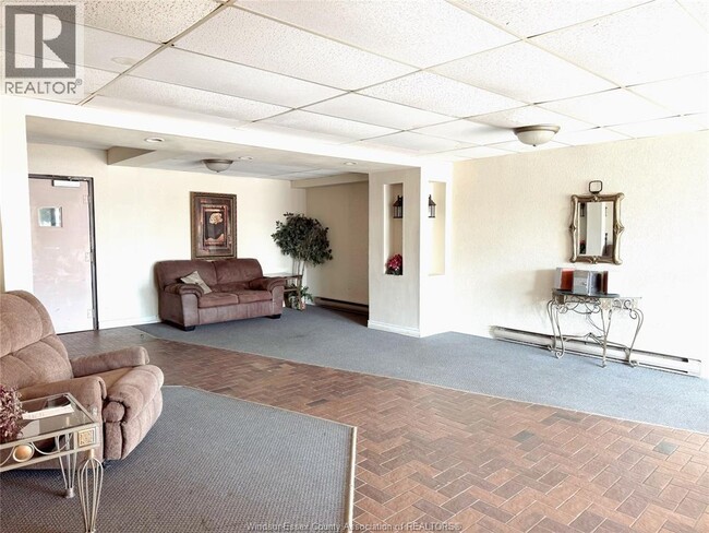 Building Photo - 2565 Lauzon Rd