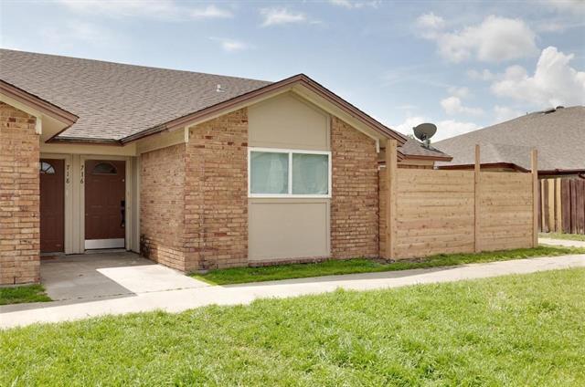 Building Photo - 716 E Pecan St