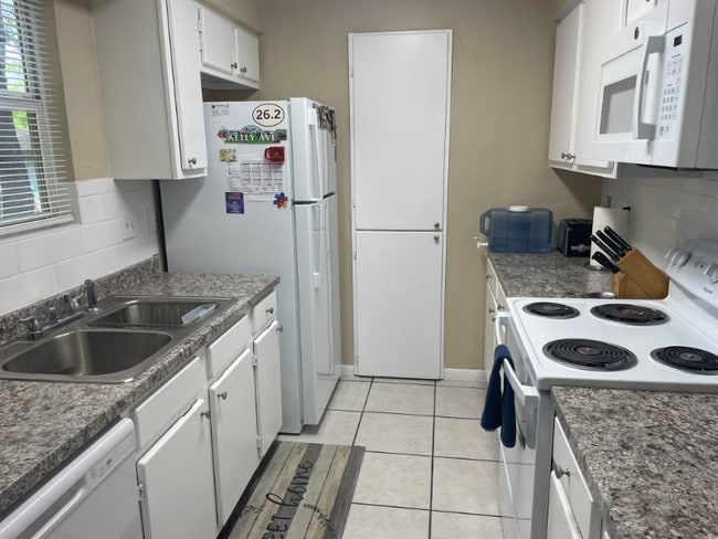 Building Photo - 114 Hughson Ct
