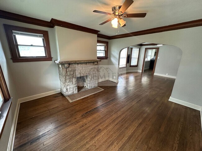 Foto del edificio - 5618 Forest Ave