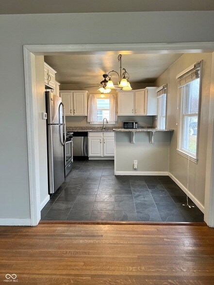 Foto del edificio - 1328 Wallace Ave