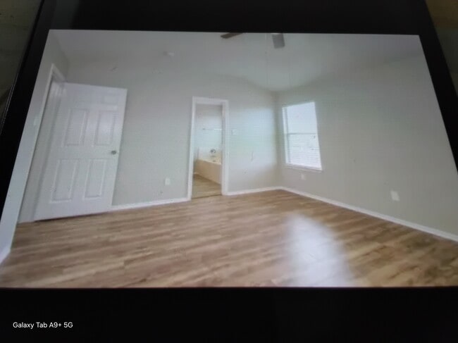 Foto del edificio - 14820 Lipton Ln