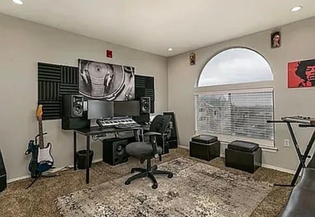 Building Photo - 18919 E Warren Cir