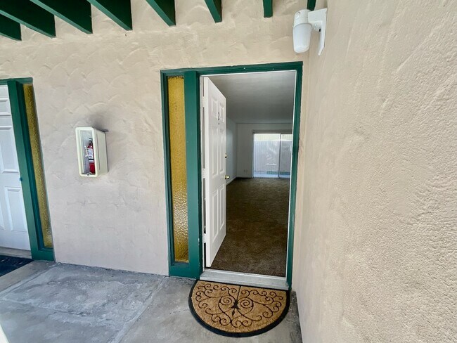 Foto del edificio - 1536 S Maple St