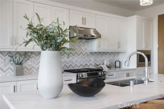 Building Photo - 30256 Via Reata