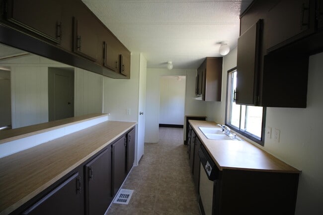 Building Photo - 102 Vz County Rd 1138