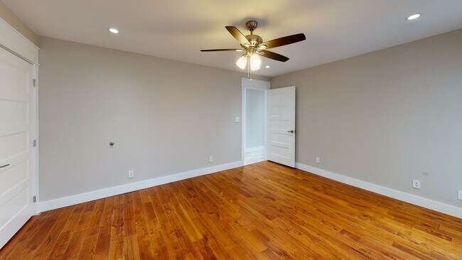 Building Photo - 203 16th St