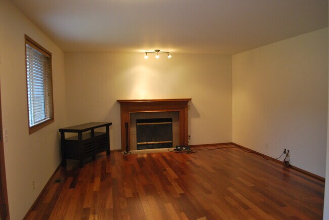 Building Photo - 20204 37th Ave W