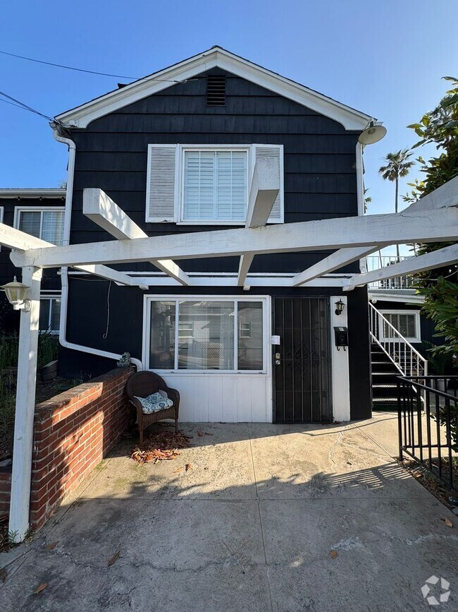 Building Photo - 8459 La Mesa Blvd