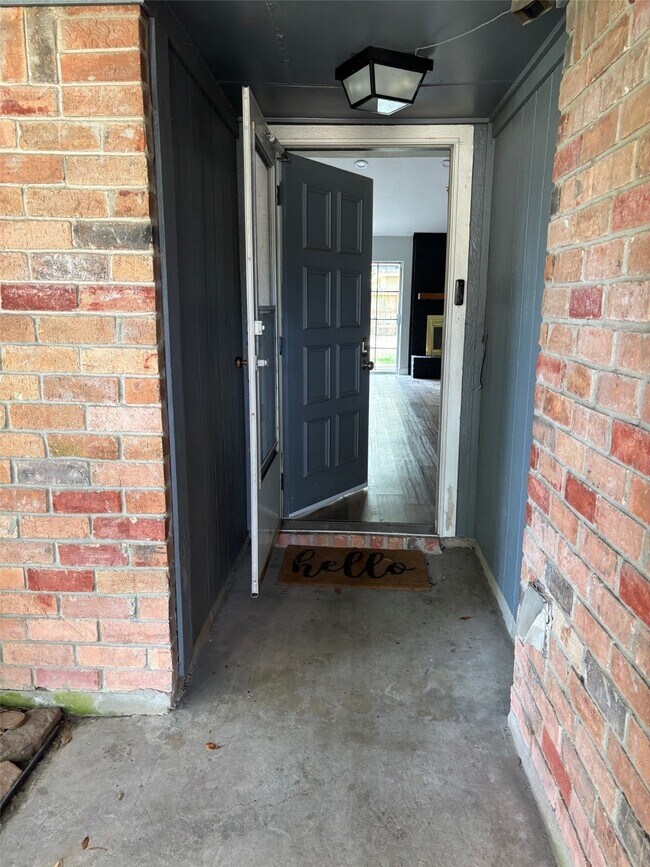 Building Photo - 202 Coppersmith Dr