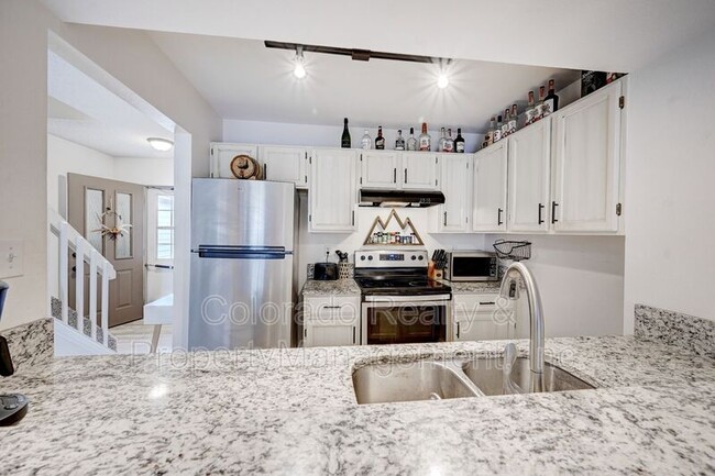 Building Photo - 4275 Hunting Meadows Cir