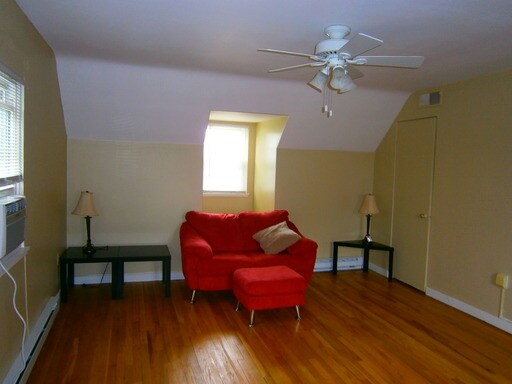 Building Photo - 12 S Rockburn St