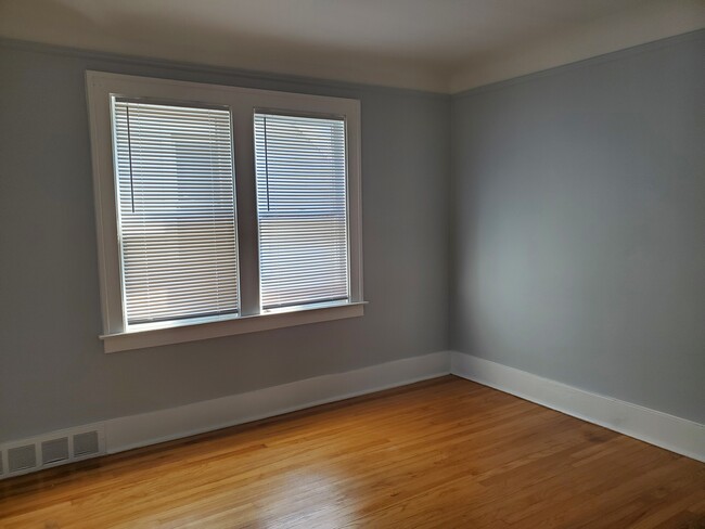 bedroom - 7457 Maple St