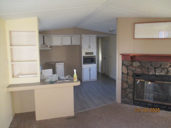 Building Photo - 1045 Canyon Ln