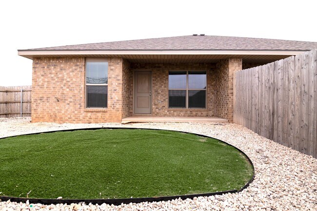 Foto del edificio - 1926 Langford Ave