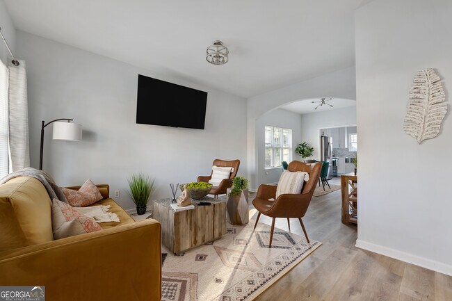 Foto del edificio - 56 Holly Rd NW