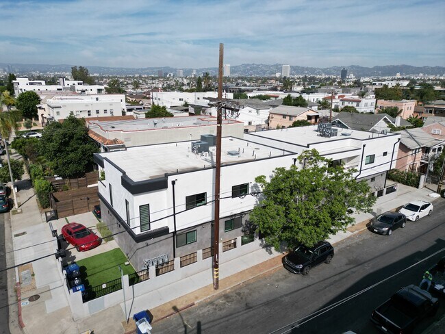 Building Photo - 4601 Pickford St