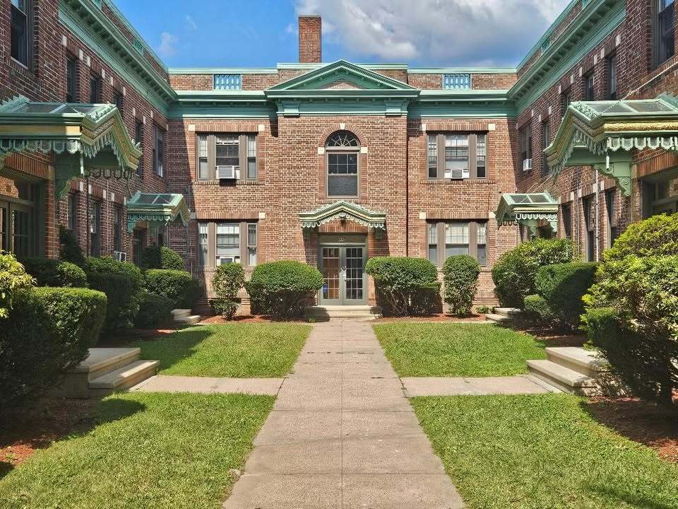 Foto principal - 215 Fountain St