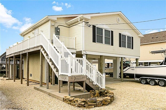 Foto del edificio - 345 Kingfisher Rd