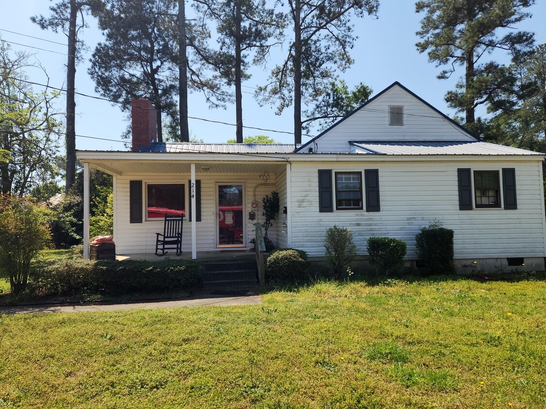 Primary Photo - 214 N Jackson St